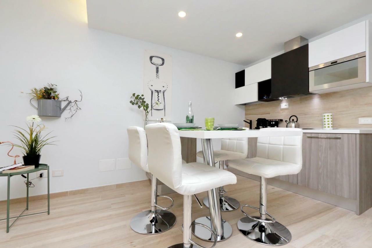 Green Terraced Apartment. 3 Stops From Colosseum Esterno foto